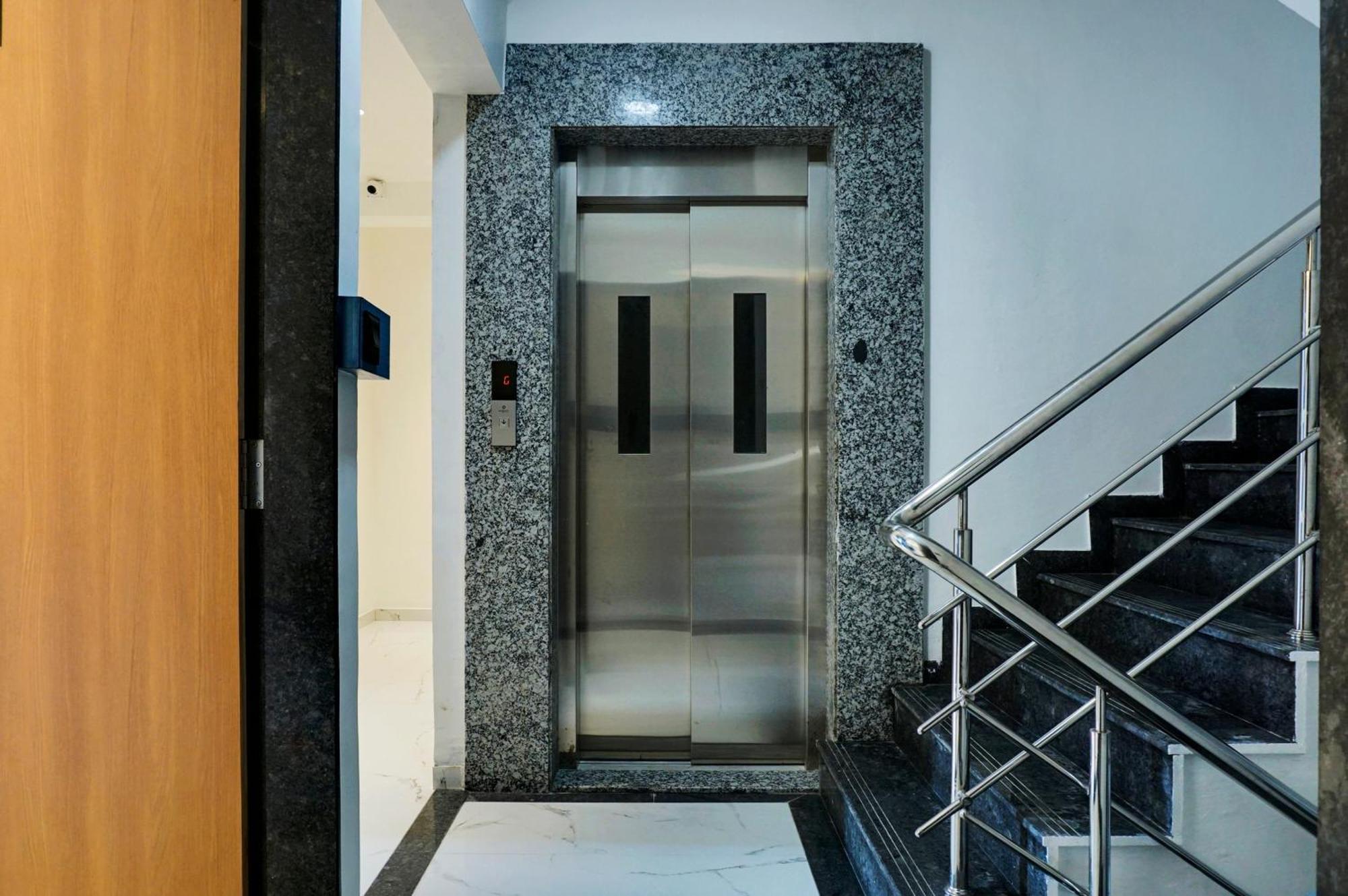 Palm Suites Baner- Indian Nationals Only Pune Exterior photo